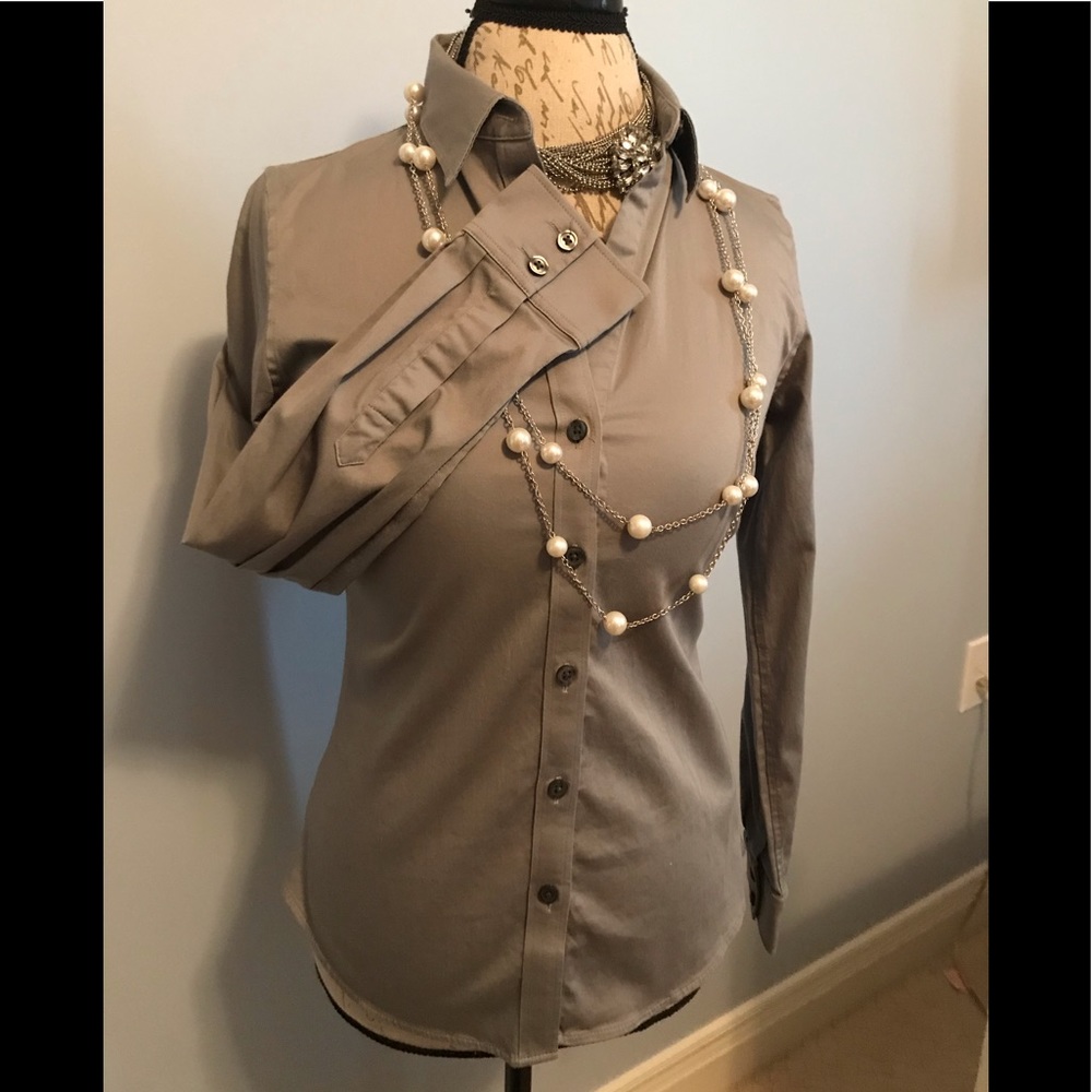 2/$40 Banana Republic no-iron button down
